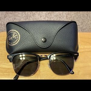 Black and Gold Women’s Ray Banz